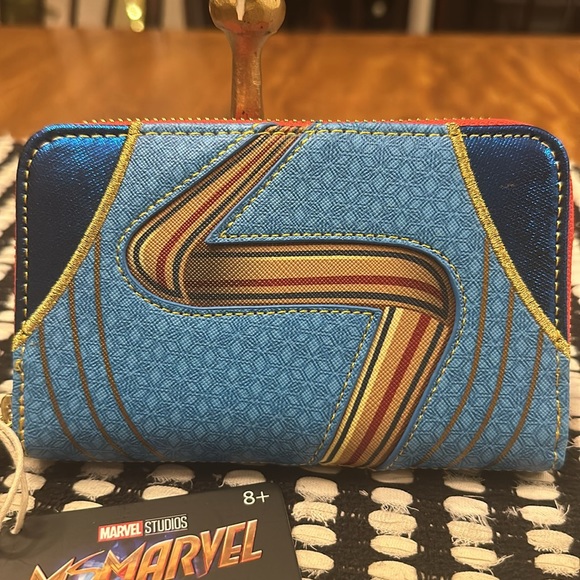 LOUNGEFLY Disney MARVEL Ms. Marvel Cosplay Zip Around Wallet - Picture 7 of 16
